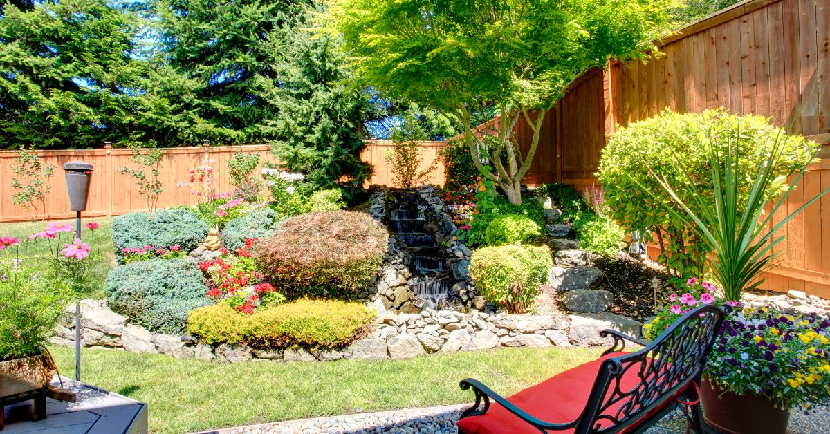 חולמים על גינה מעוצבת? כך תהפכו את שטח החוץ לפינה הכי שווה בבית